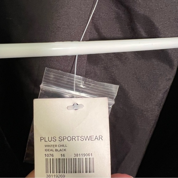 Cato Winter Chill Ideal Black Velvet Jacket 22W - Picture 9 of 10